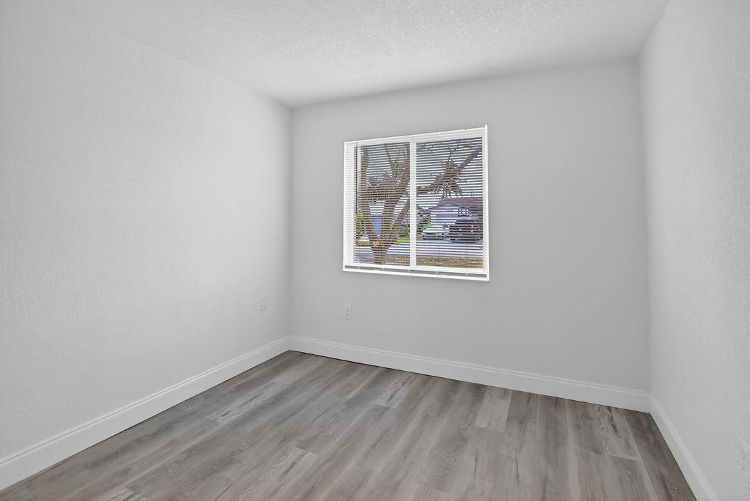 For Sale: $549,900 (3 beds, 2 baths, 1419 Square Feet)