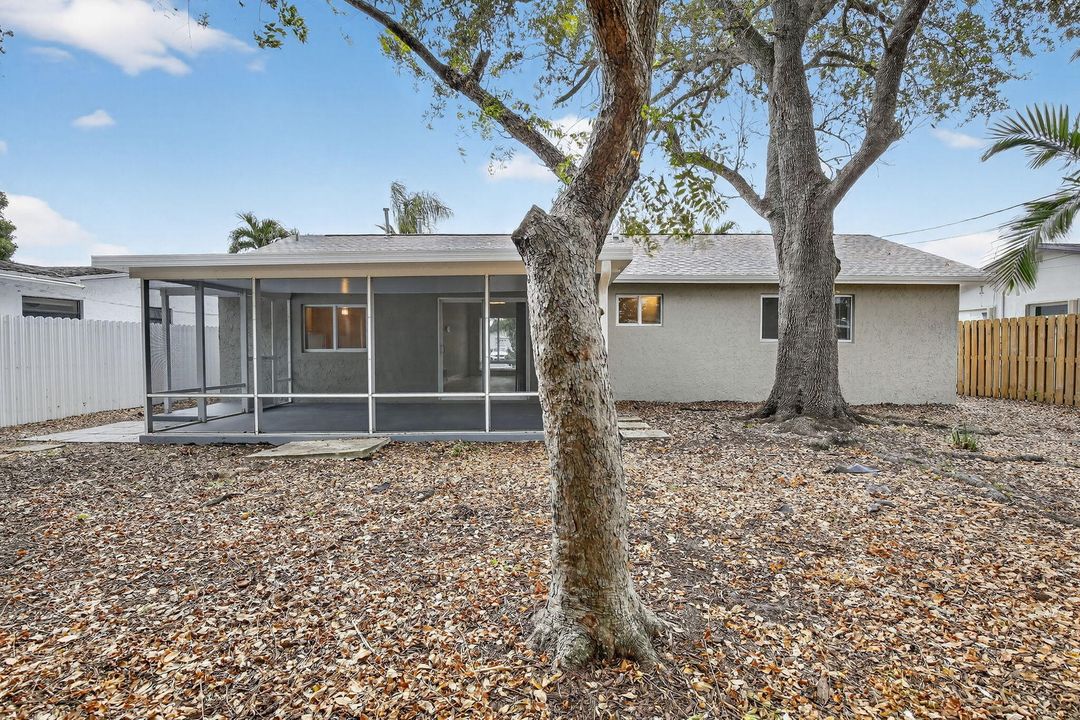 For Sale: $549,900 (3 beds, 2 baths, 1419 Square Feet)