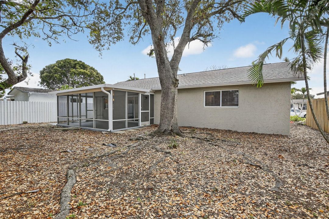 For Sale: $549,900 (3 beds, 2 baths, 1419 Square Feet)