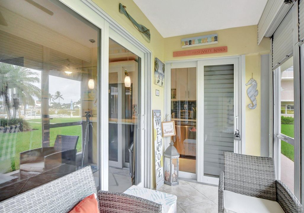 For Sale: $310,000 (1 beds, 1 baths, 620 Square Feet)