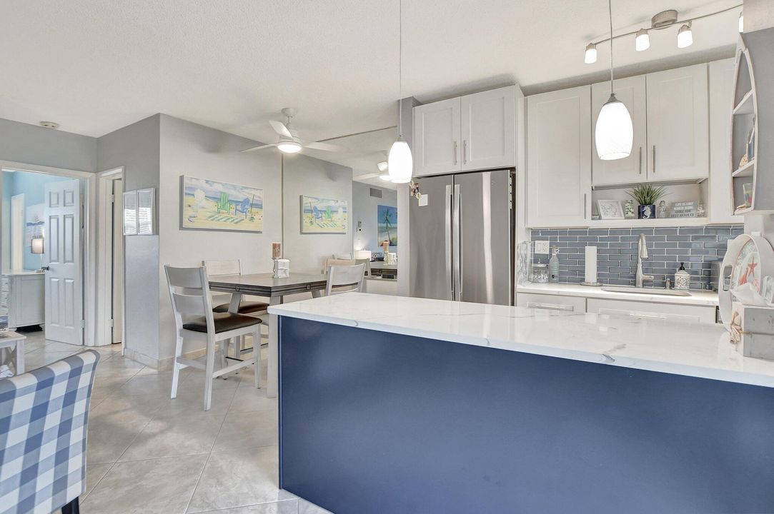 For Sale: $310,000 (1 beds, 1 baths, 620 Square Feet)