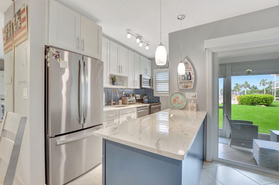 For Sale: $310,000 (1 beds, 1 baths, 620 Square Feet)