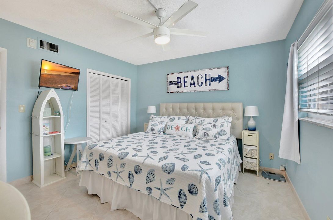 For Sale: $310,000 (1 beds, 1 baths, 620 Square Feet)