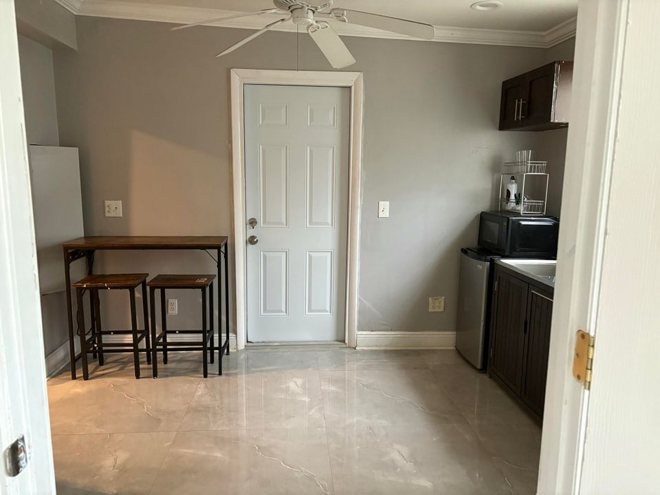 For Sale: $480,000 (4 beds, 2 baths, 1575 Square Feet)