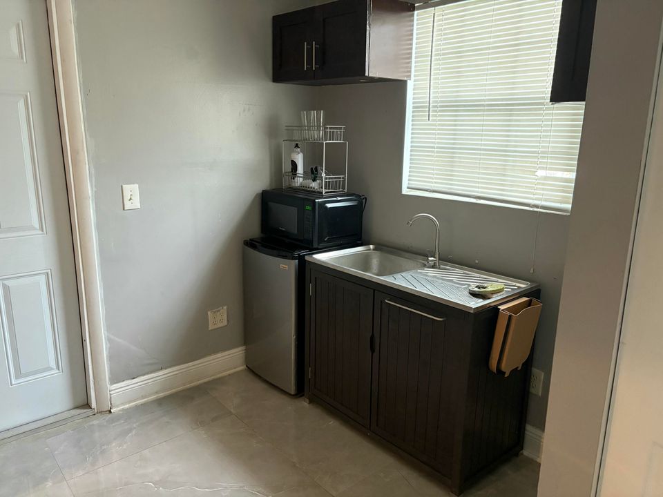 For Sale: $480,000 (4 beds, 2 baths, 1575 Square Feet)