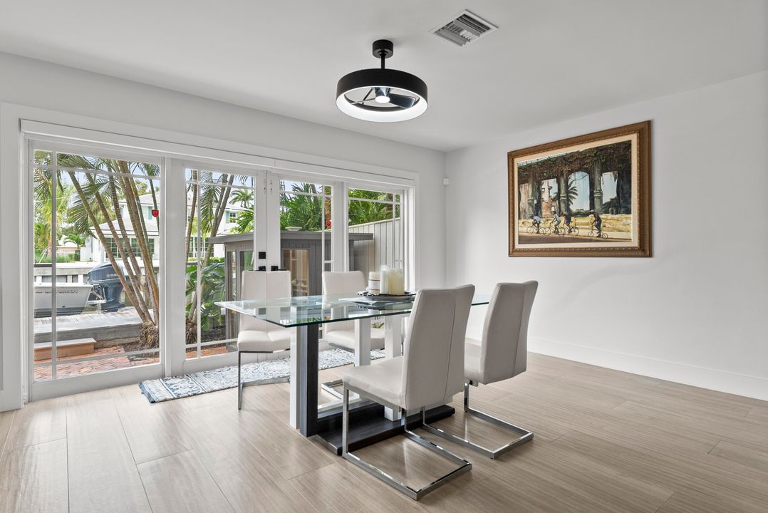 For Sale: $1,895,000 (3 beds, 2 baths, 1764 Square Feet)