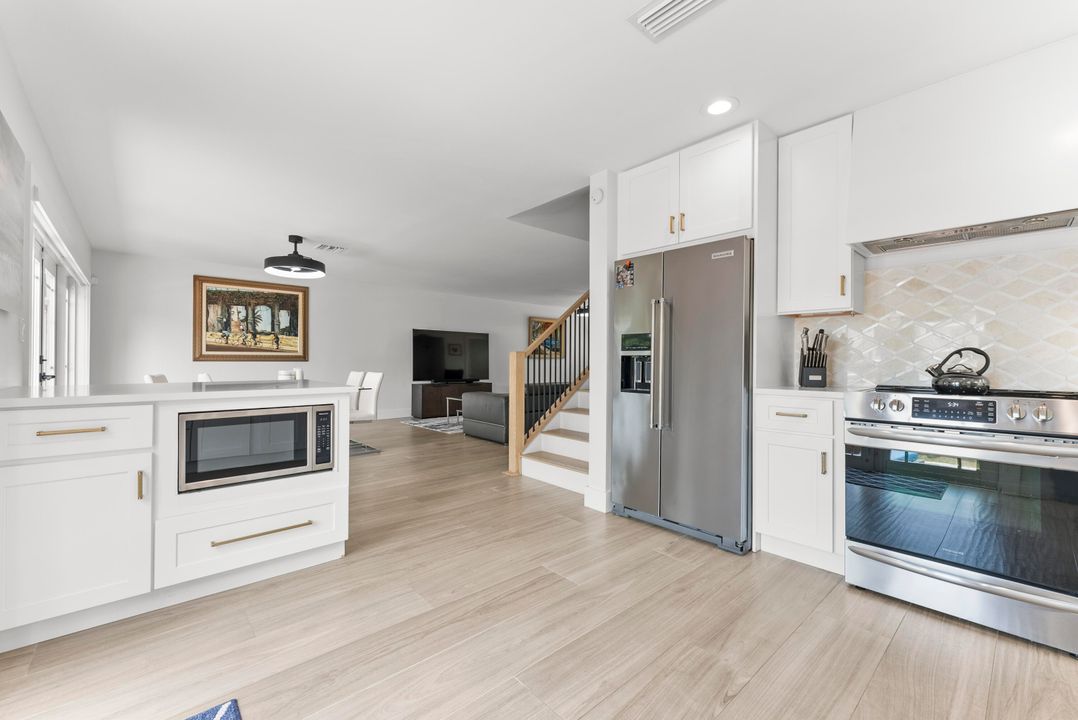 For Sale: $1,895,000 (3 beds, 2 baths, 1764 Square Feet)