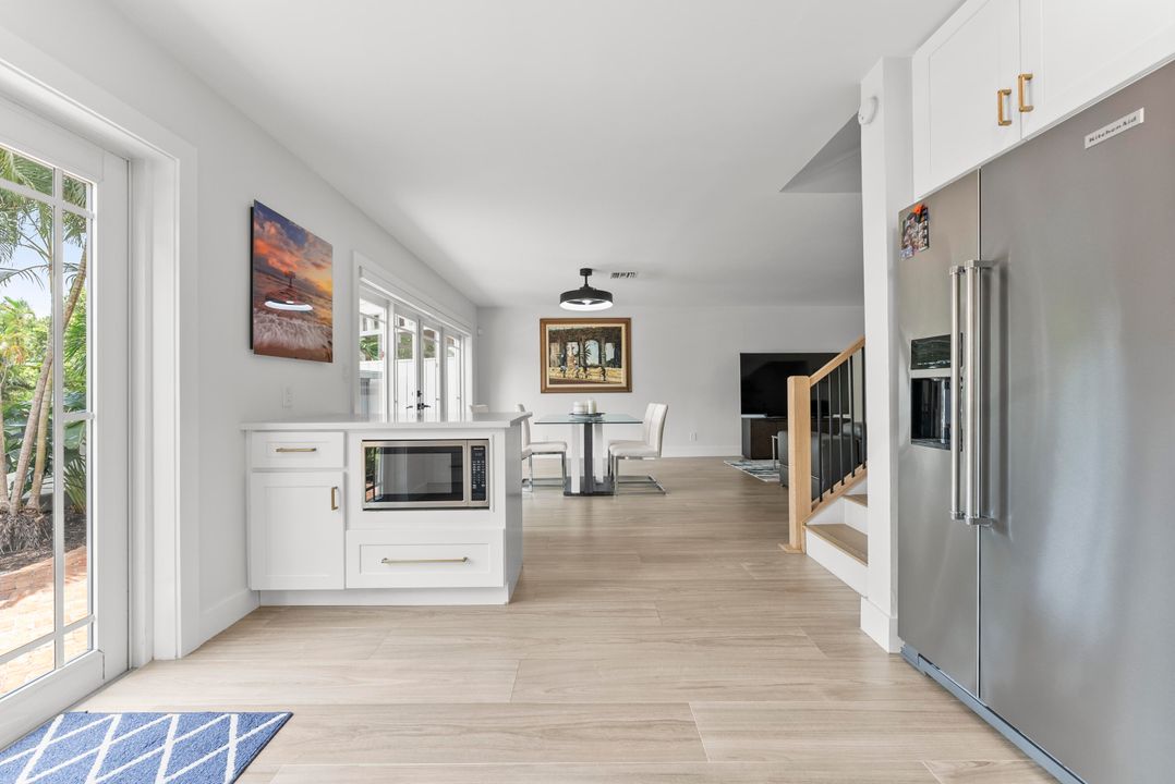 For Sale: $1,895,000 (3 beds, 2 baths, 1764 Square Feet)