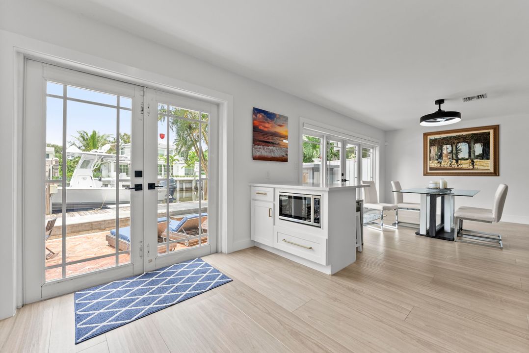 For Sale: $1,895,000 (3 beds, 2 baths, 1764 Square Feet)