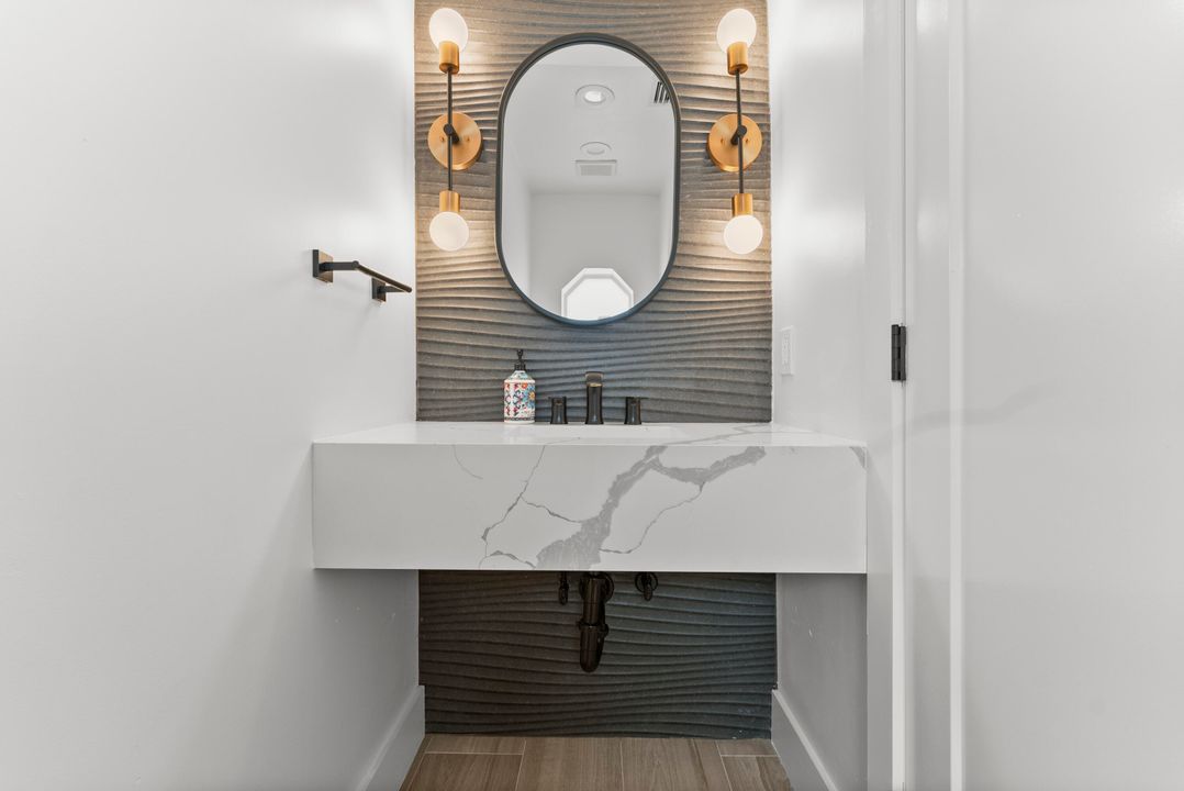 For Sale: $1,895,000 (3 beds, 2 baths, 1764 Square Feet)