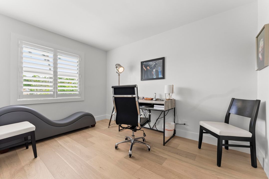 For Sale: $1,895,000 (3 beds, 2 baths, 1764 Square Feet)