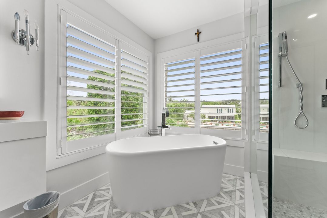 For Sale: $1,895,000 (3 beds, 2 baths, 1764 Square Feet)