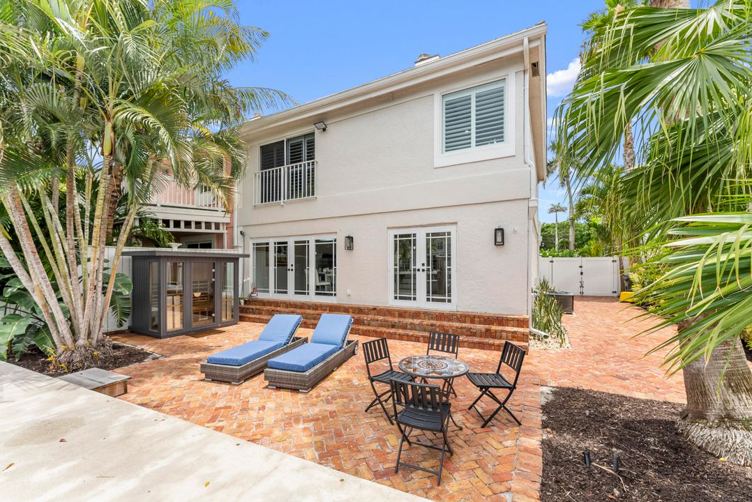 For Sale: $1,895,000 (3 beds, 2 baths, 1764 Square Feet)