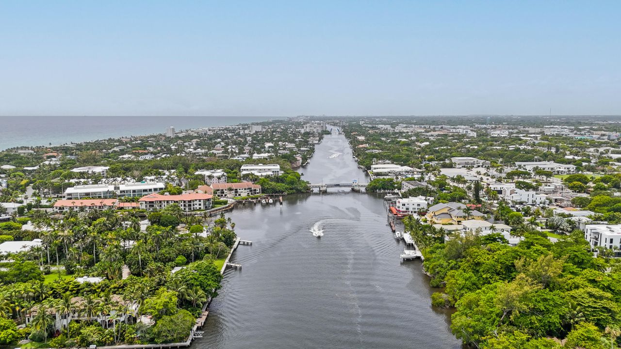 For Sale: $1,895,000 (3 beds, 2 baths, 1764 Square Feet)