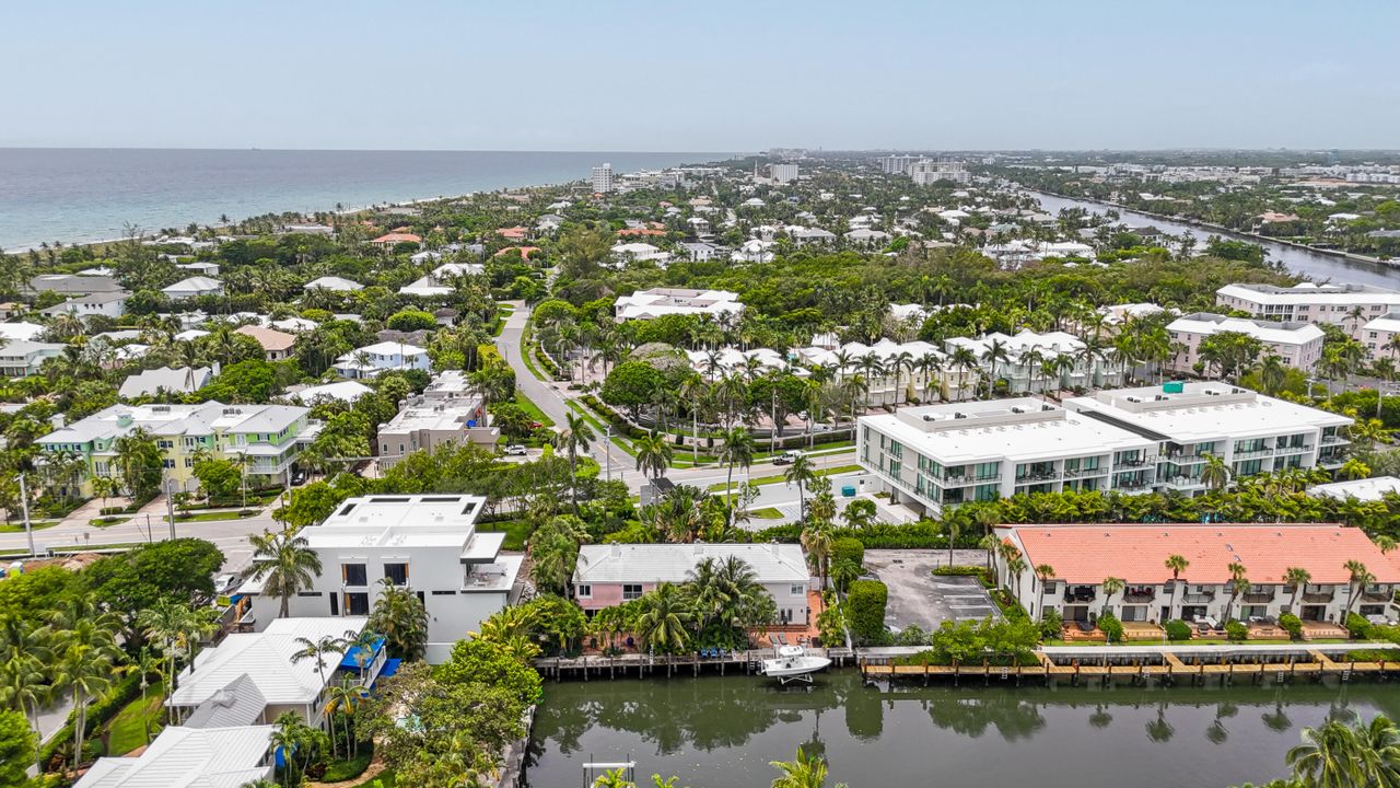 For Sale: $1,895,000 (3 beds, 2 baths, 1764 Square Feet)
