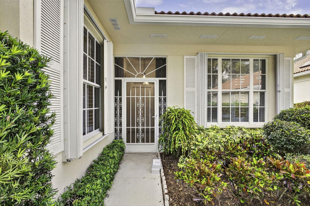 En Venta: $949,000 (3 camas, 2 baños, 2024 Pies cuadrados)