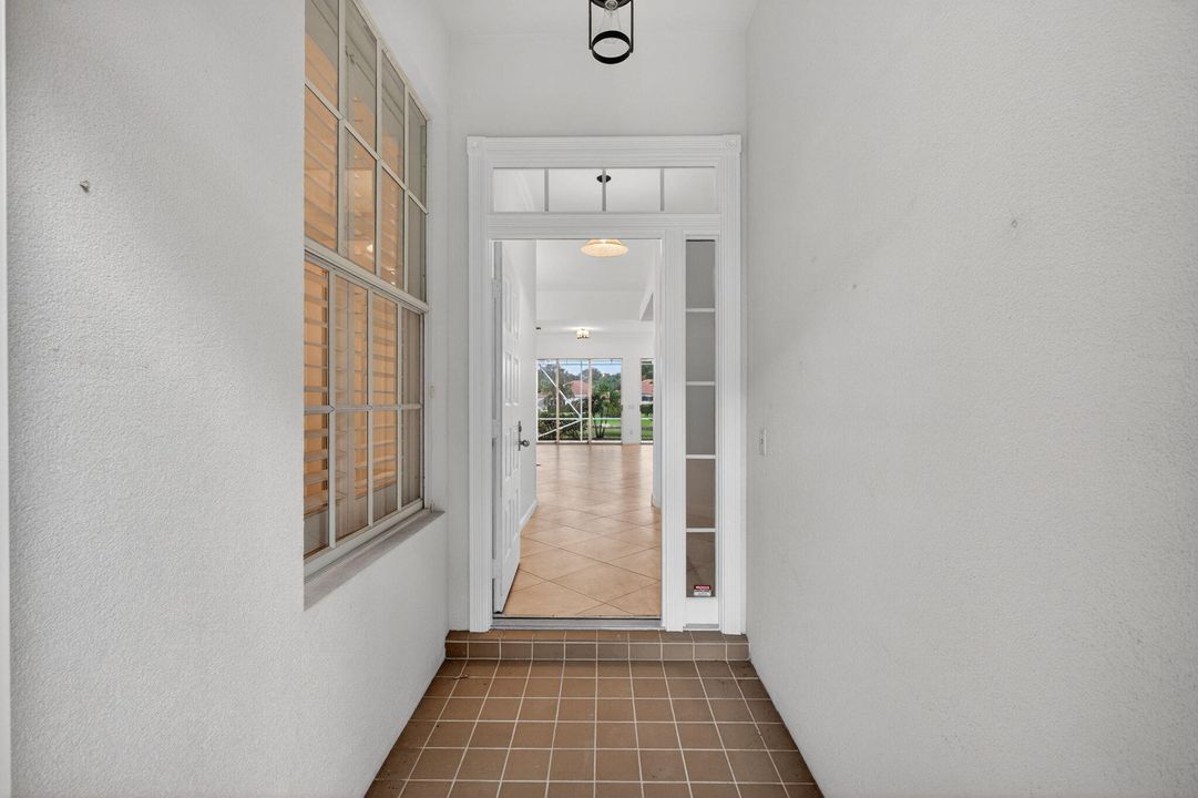 En Venta: $949,000 (3 camas, 2 baños, 2024 Pies cuadrados)