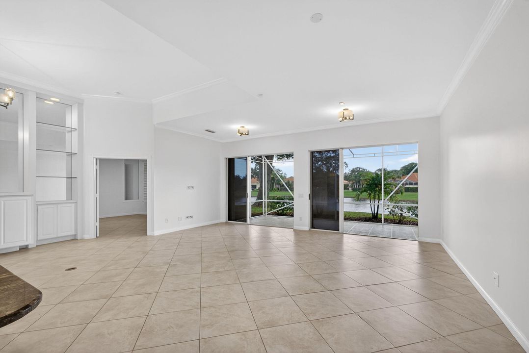 En Venta: $949,000 (3 camas, 2 baños, 2024 Pies cuadrados)