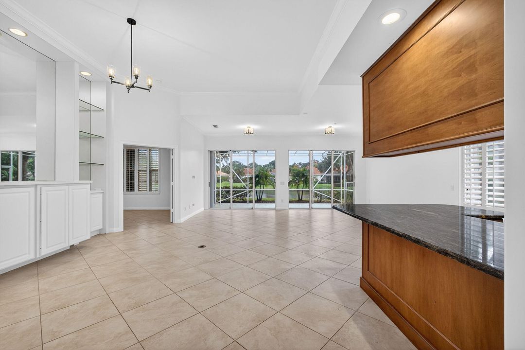 En Venta: $949,000 (3 camas, 2 baños, 2024 Pies cuadrados)