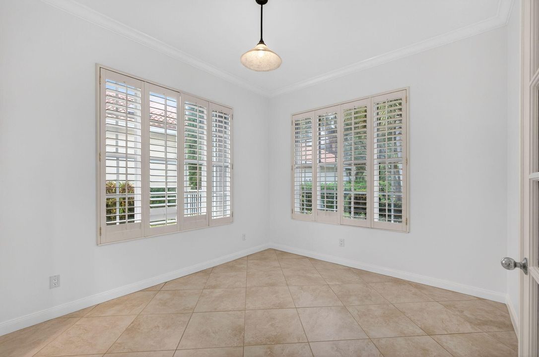 En Venta: $949,000 (3 camas, 2 baños, 2024 Pies cuadrados)