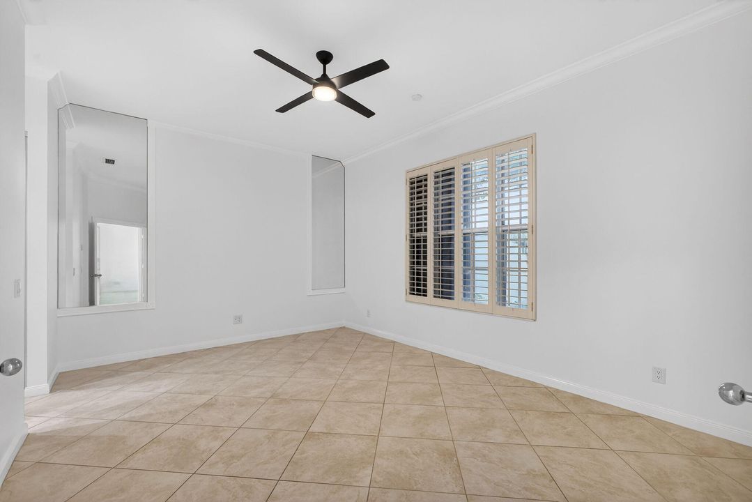 En Venta: $949,000 (3 camas, 2 baños, 2024 Pies cuadrados)