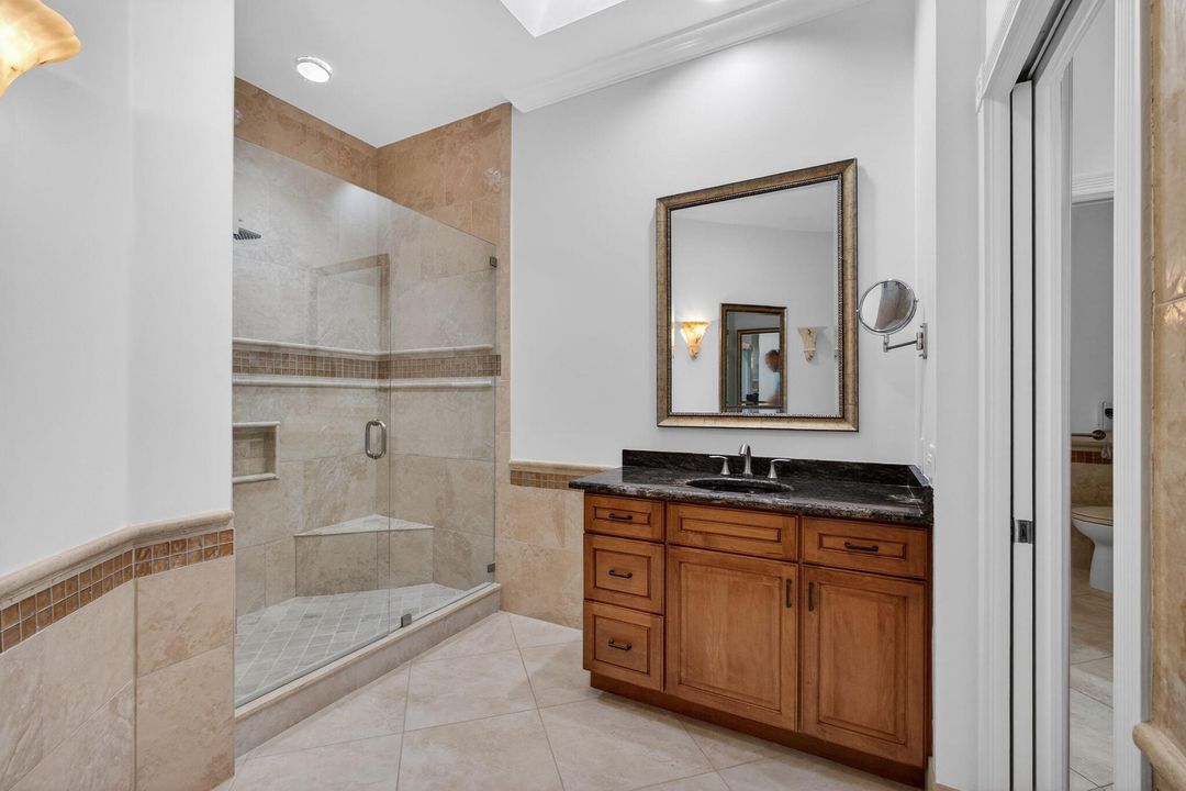 En Venta: $949,000 (3 camas, 2 baños, 2024 Pies cuadrados)