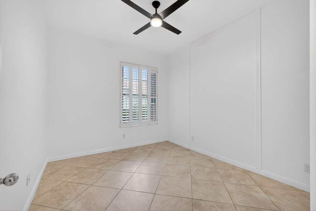 En Venta: $949,000 (3 camas, 2 baños, 2024 Pies cuadrados)