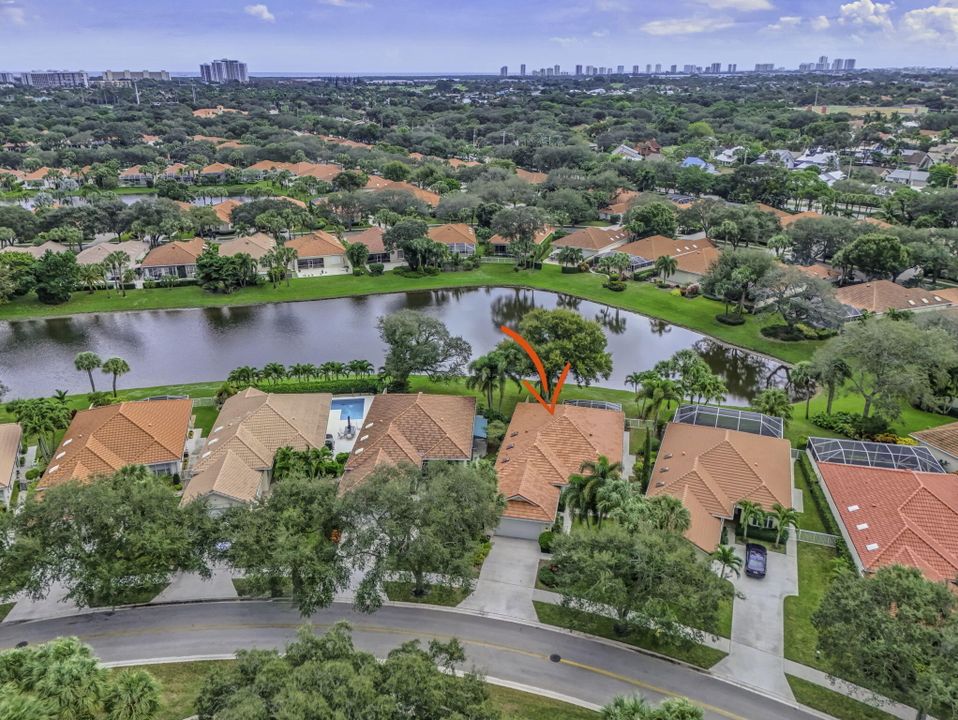 En Venta: $949,000 (3 camas, 2 baños, 2024 Pies cuadrados)