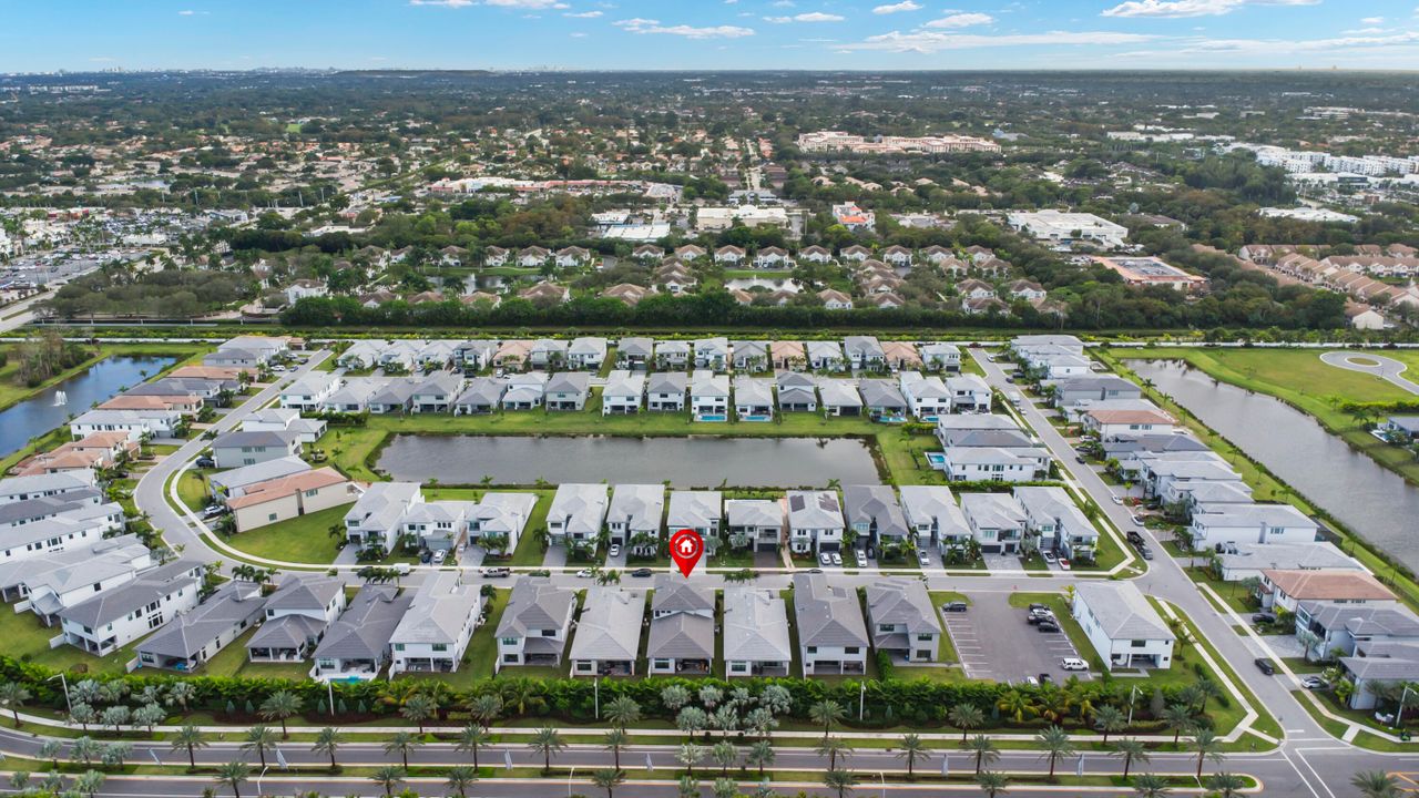 For Sale: $2,250,000 (5 beds, 5 baths, 3800 Square Feet)