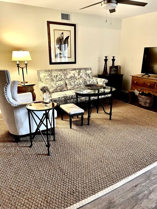 En Venta: $280,000 (2 camas, 2 baños, 1335 Pies cuadrados)