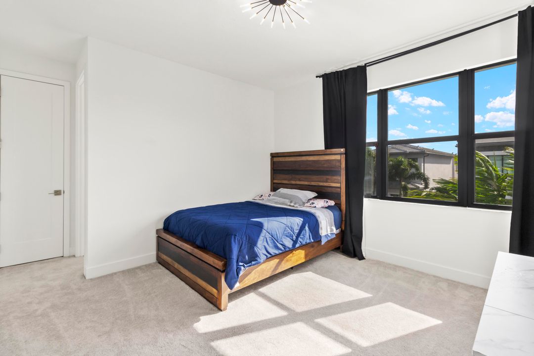 For Sale: $2,250,000 (5 beds, 5 baths, 3800 Square Feet)