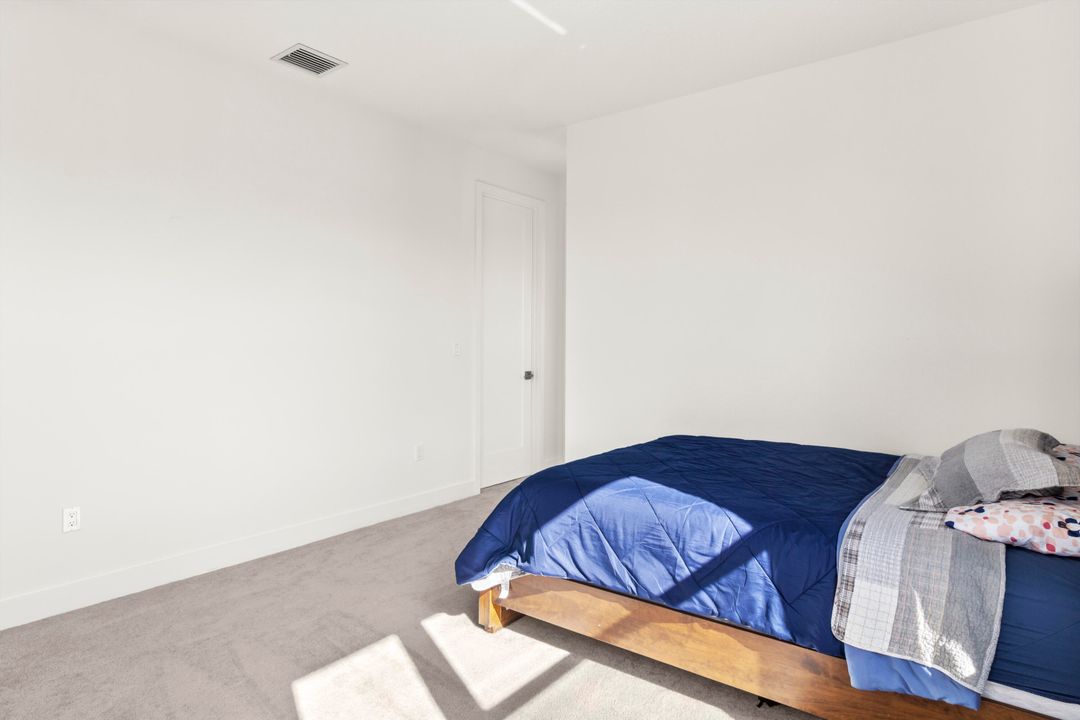 For Sale: $2,250,000 (5 beds, 5 baths, 3800 Square Feet)