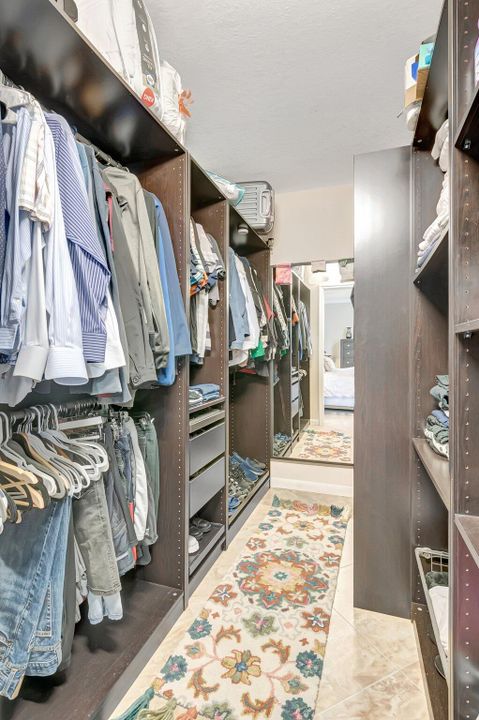 For Sale: $249,000 (2 beds, 2 baths, 1000 Square Feet)