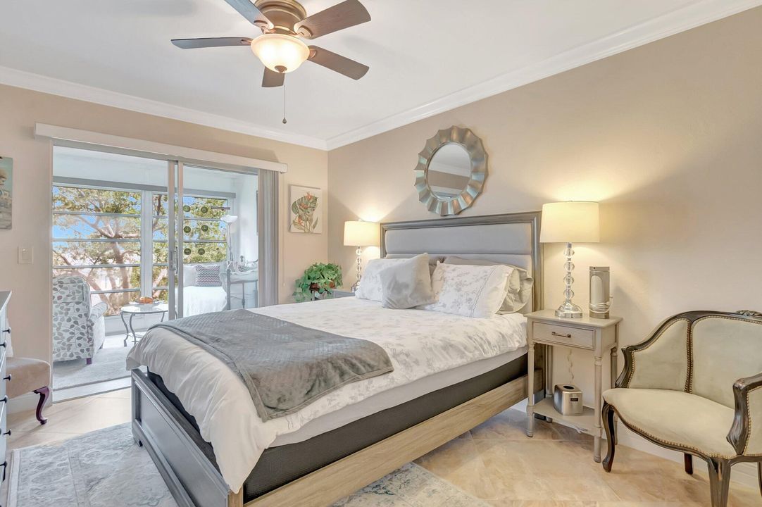 For Sale: $249,000 (2 beds, 2 baths, 1000 Square Feet)