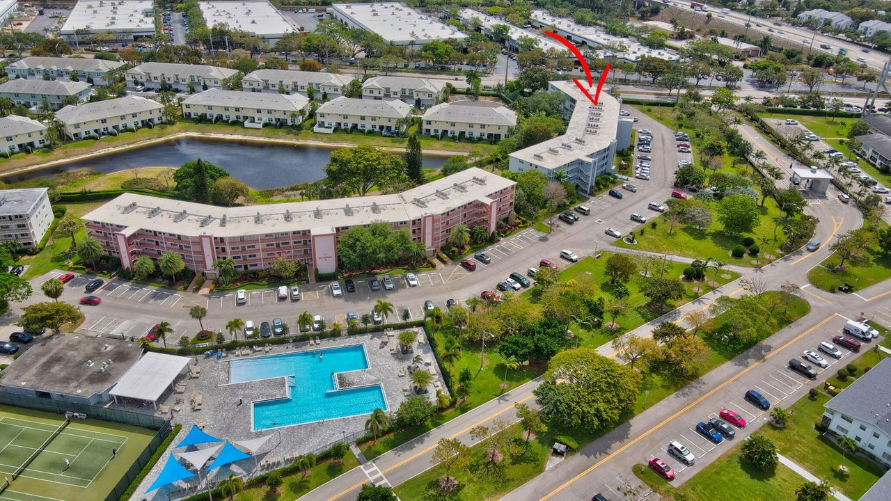 For Sale: $249,000 (2 beds, 2 baths, 1000 Square Feet)