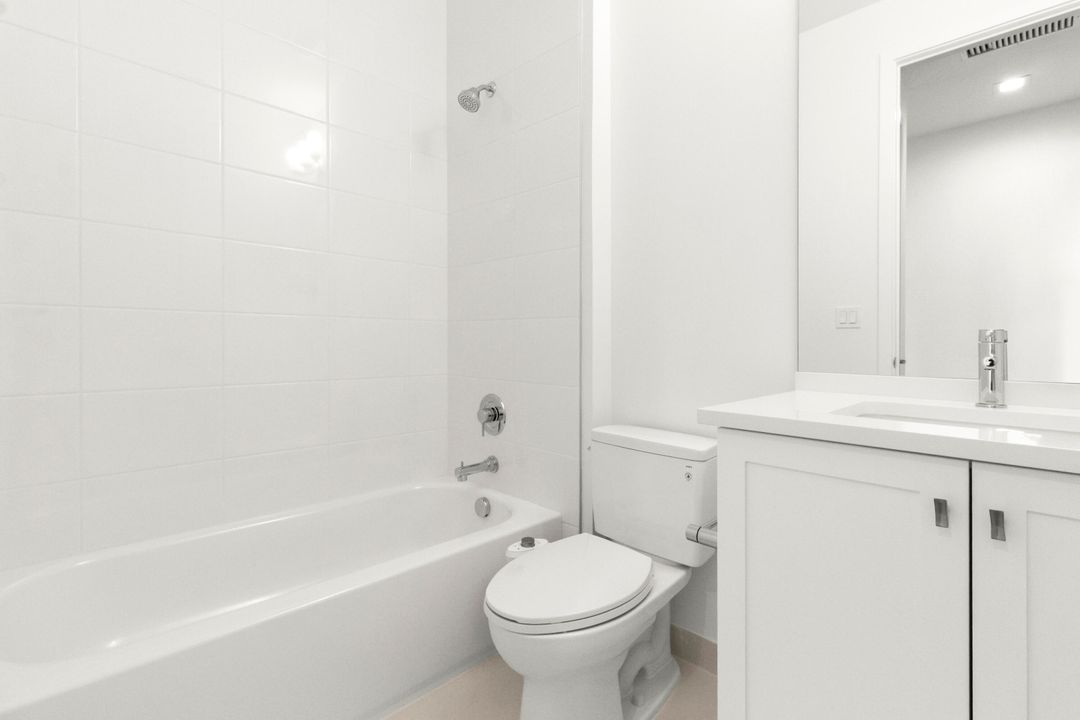 For Sale: $2,250,000 (5 beds, 5 baths, 3800 Square Feet)