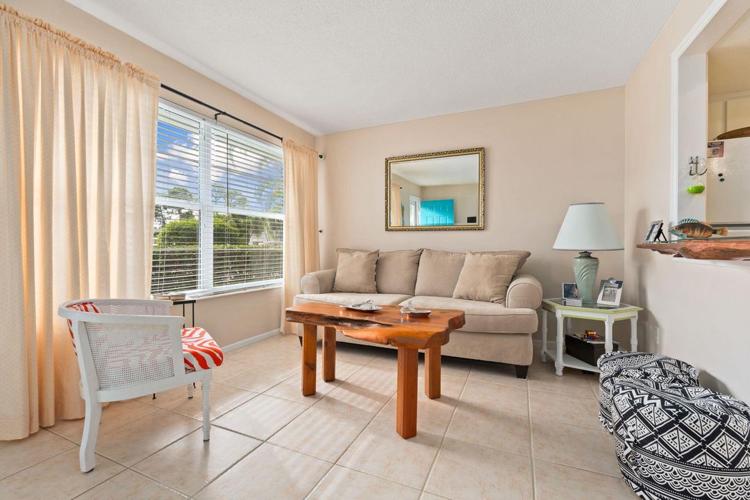 En Venta: $126,000 (1 camas, 1 baños, 696 Pies cuadrados)