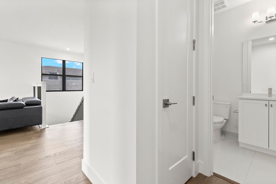 For Sale: $2,250,000 (5 beds, 5 baths, 3800 Square Feet)