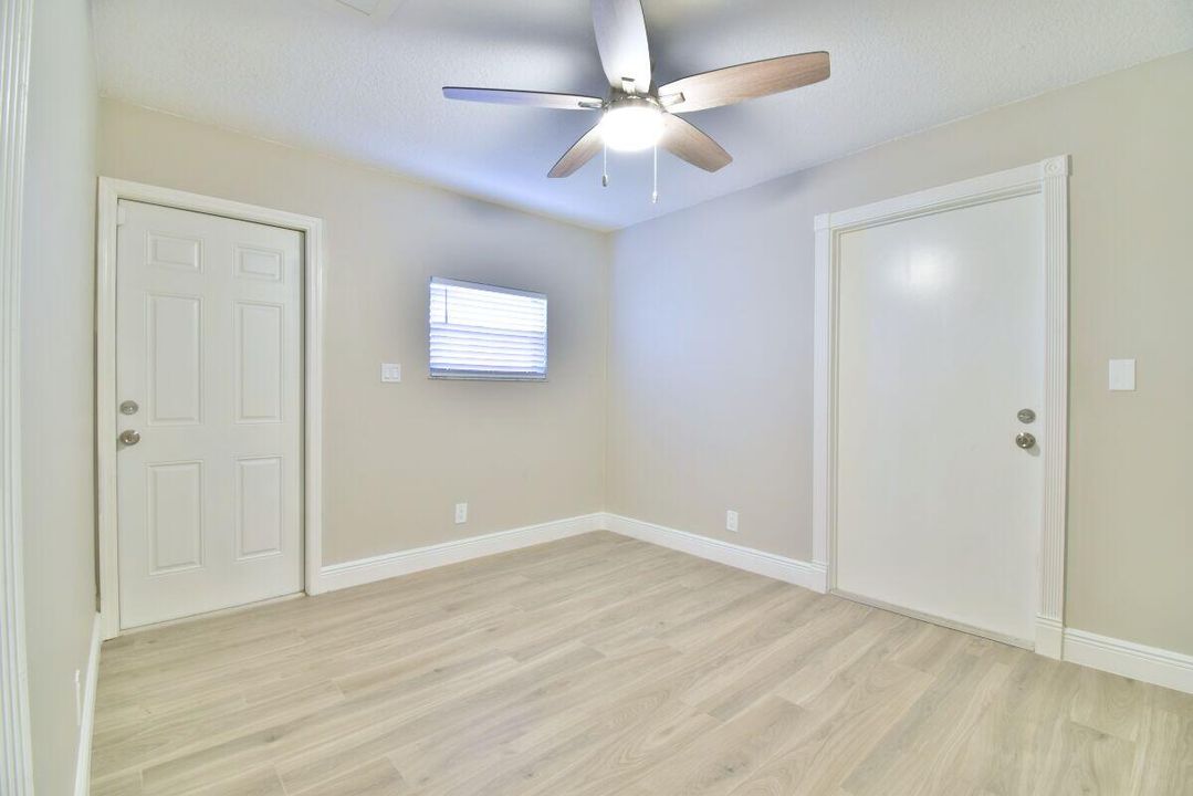 For Rent: $3,800 (4 beds, 2 baths, 1592 Square Feet)