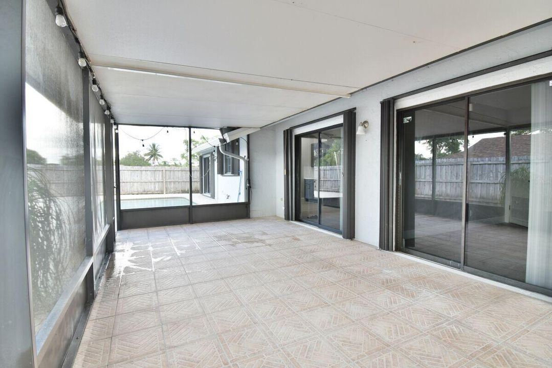 For Rent: $3,800 (4 beds, 2 baths, 1592 Square Feet)