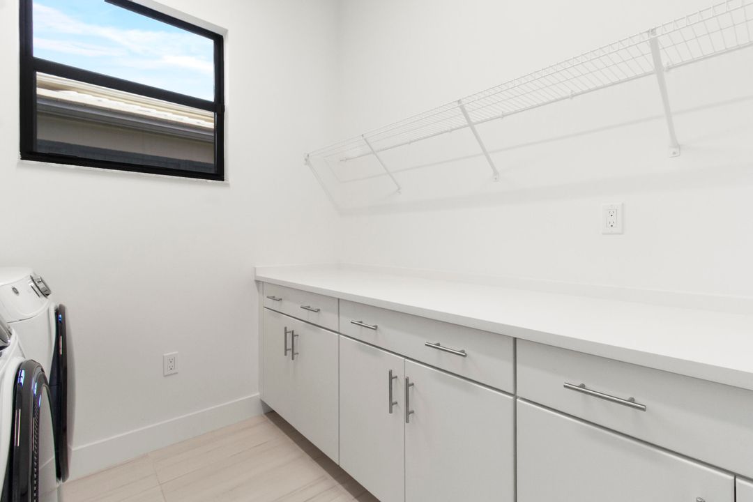 For Sale: $2,250,000 (5 beds, 5 baths, 3800 Square Feet)