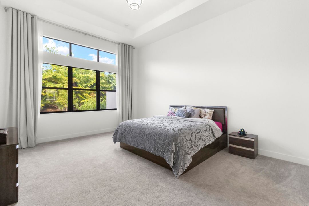 For Sale: $2,250,000 (5 beds, 5 baths, 3800 Square Feet)