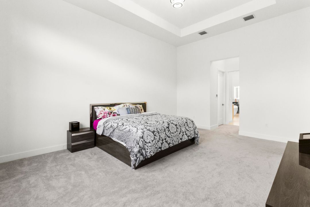 For Sale: $2,250,000 (5 beds, 5 baths, 3800 Square Feet)