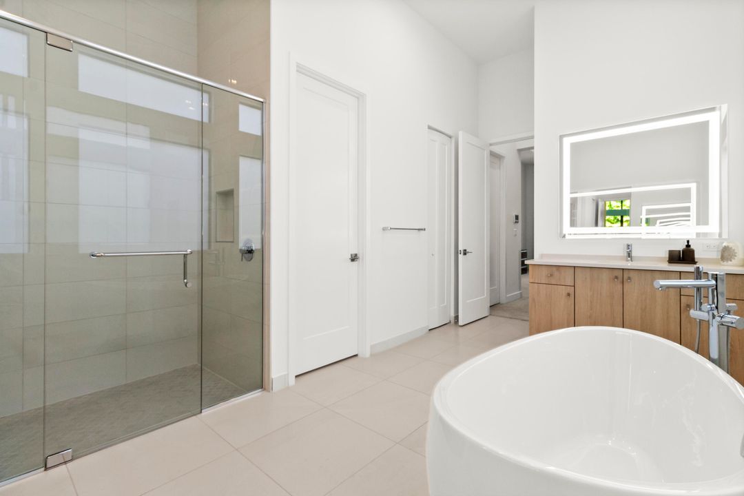 For Sale: $2,250,000 (5 beds, 5 baths, 3800 Square Feet)