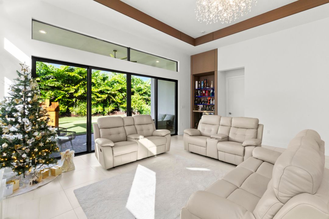 For Sale: $2,250,000 (5 beds, 5 baths, 3800 Square Feet)