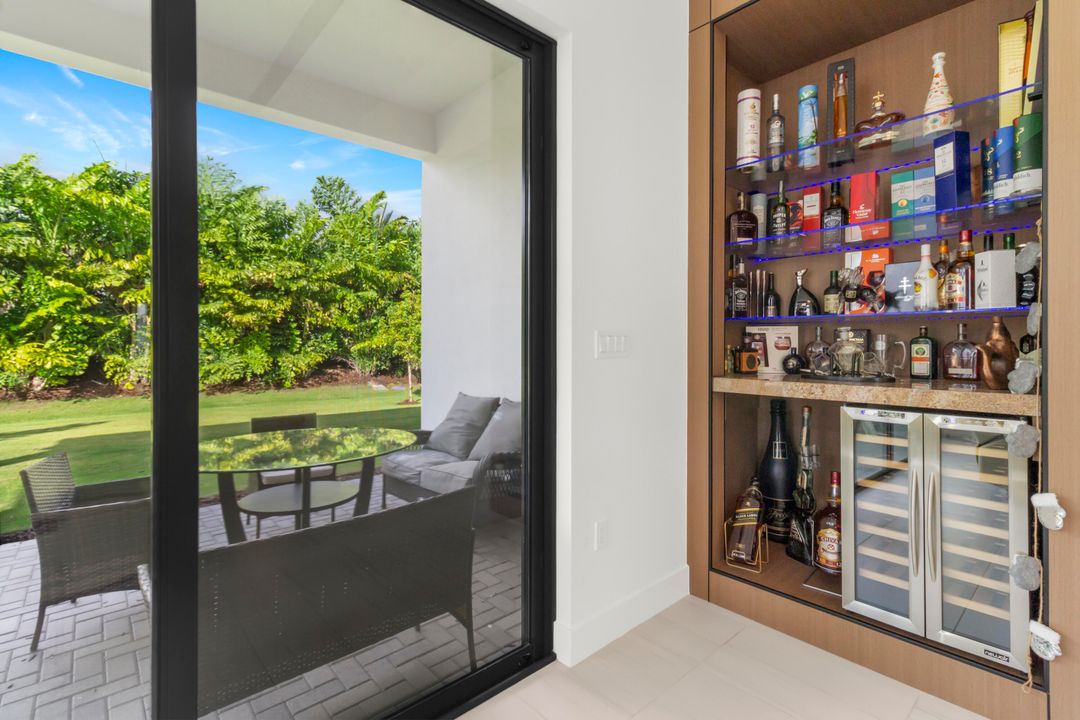 For Sale: $2,250,000 (5 beds, 5 baths, 3800 Square Feet)