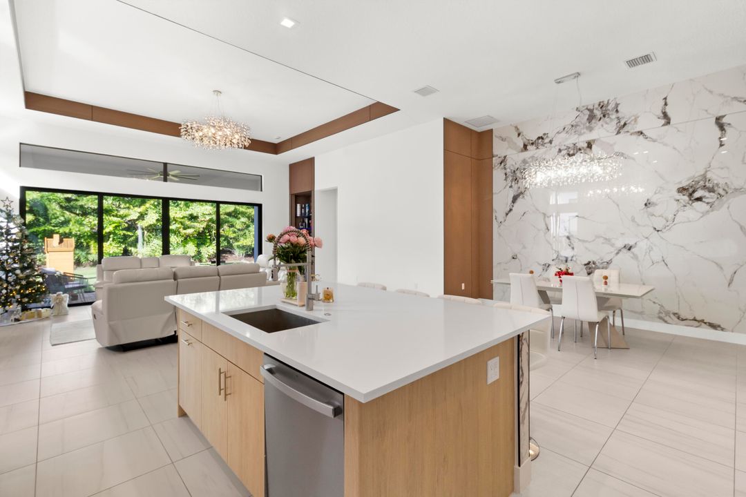 For Sale: $2,250,000 (5 beds, 5 baths, 3800 Square Feet)