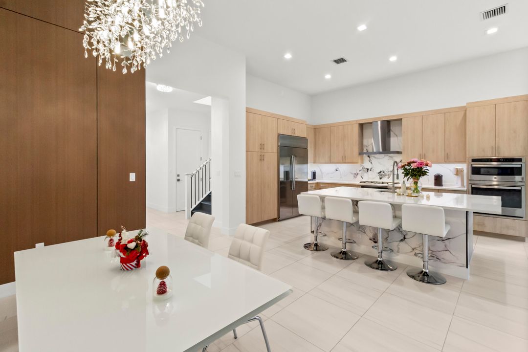 For Sale: $2,250,000 (5 beds, 5 baths, 3800 Square Feet)