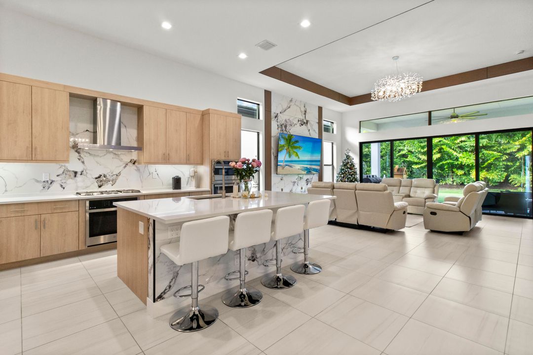 For Sale: $2,250,000 (5 beds, 5 baths, 3800 Square Feet)