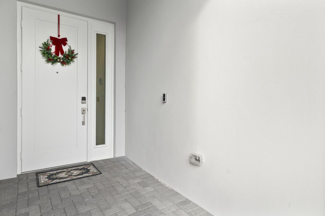 For Sale: $2,250,000 (5 beds, 5 baths, 3800 Square Feet)